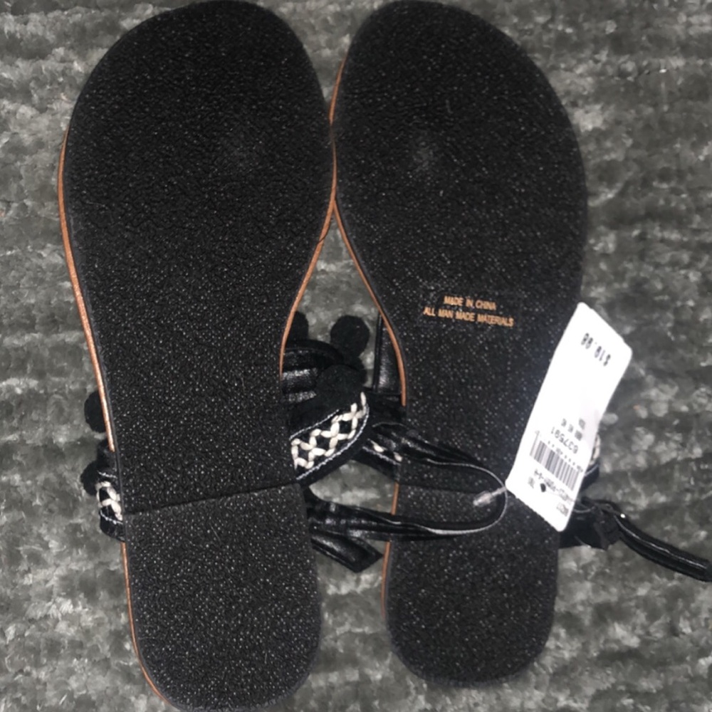 Sandals - Picture 3 of 3